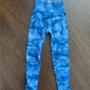 Free people Cropped blue tie dye leggings